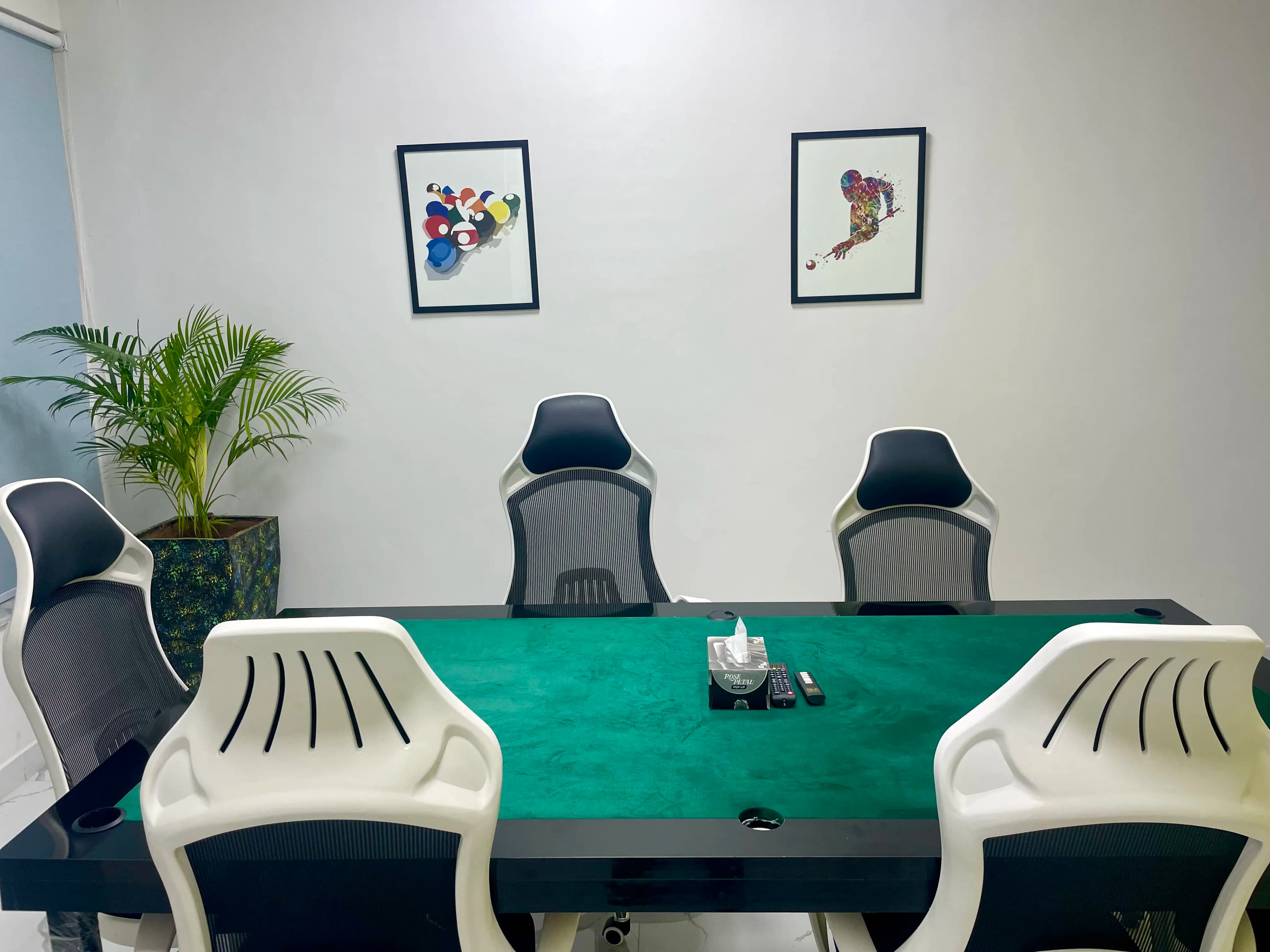 Snooker Room – image 2